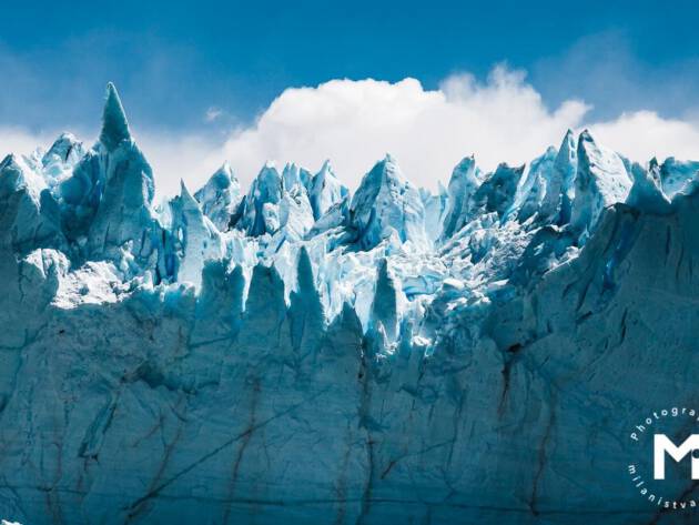Iceberg front view with the tips