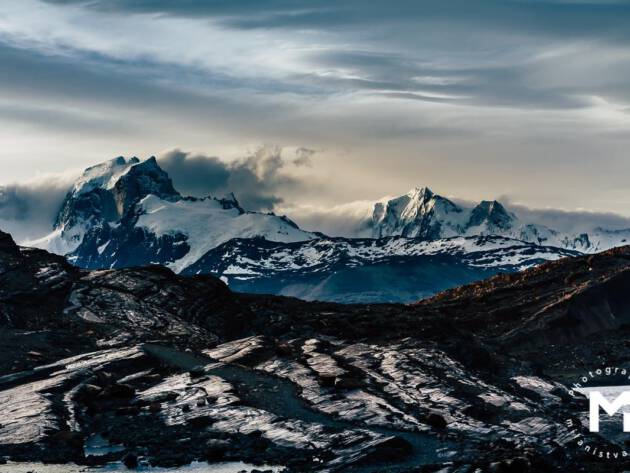 big mountains with clounds around
