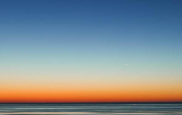 Morning sunrise light at the ocean