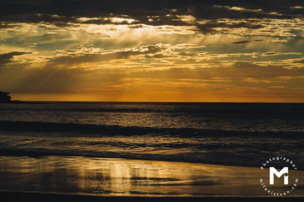 Ocean with the sunny clouds