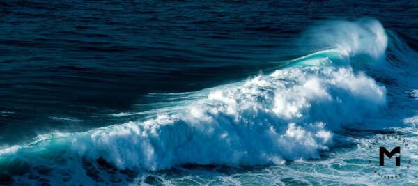 Long ocean wave