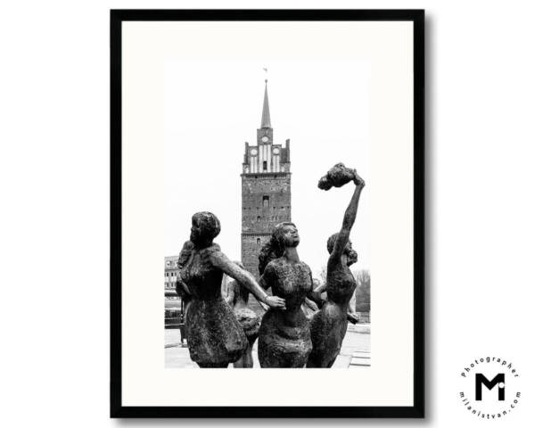 Sieben stolze Schwestern / Radisson Rostock Edition
